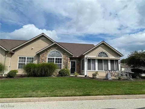 685 Crossings Cir, Tallmadge, OH 44278