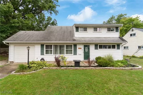 2980 Archwood Pl, Cuyahoga Falls, OH 44221