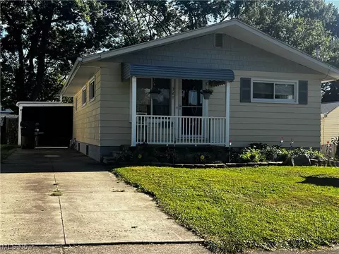 349 Oak St, Wadsworth, OH 44281