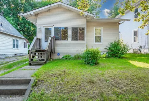 859 Beardsley St, Akron, OH 44311