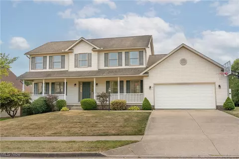 716 Parkdale Dr, Dover, OH 44622