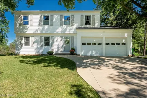 2007 Kingsdale Dr, Stow, OH 44224