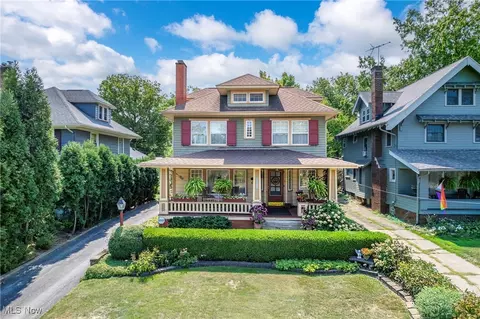 15709 Clifton Blvd, Lakewood, OH 44107