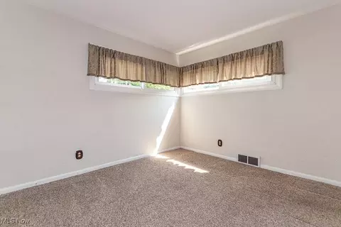 28746 Hazel Ave, Wickliffe, OH 44092 photo 14