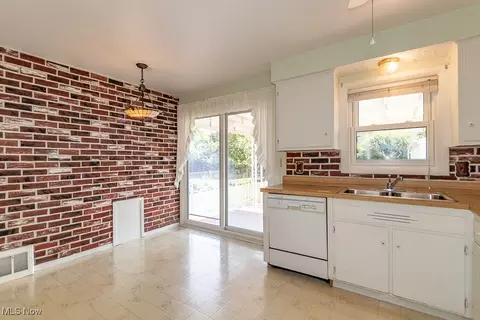 28746 Hazel Ave, Wickliffe, OH 44092 photo 10