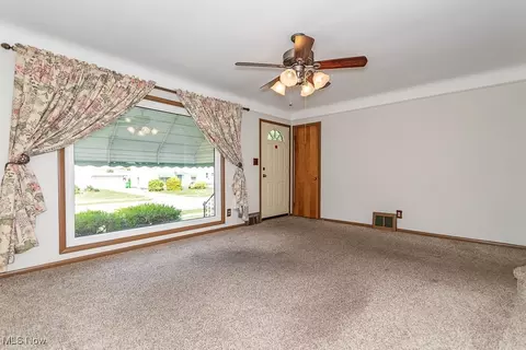 28746 Hazel Ave, Wickliffe, OH 44092 photo 6