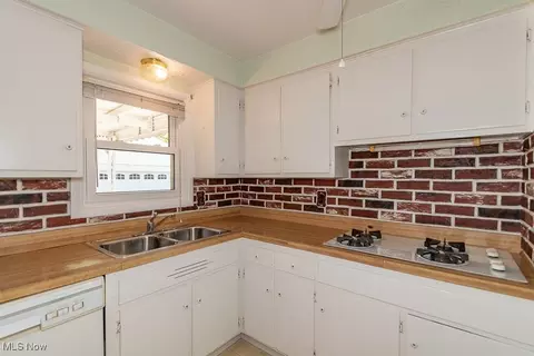 28746 Hazel Ave, Wickliffe, OH 44092 photo 11