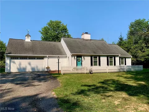 9150 Highland Dr, Brecksville, OH 44141