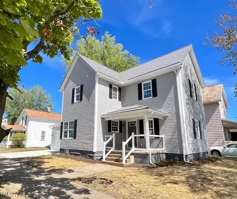 153 Front Ave SW, New Philadelphia, OH 44663