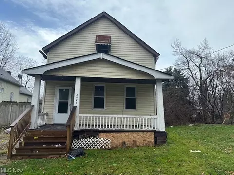 3622 E 61st St, Cleveland, OH 44105