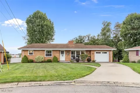 160 Grandview Dr, Wintersville, OH 43953