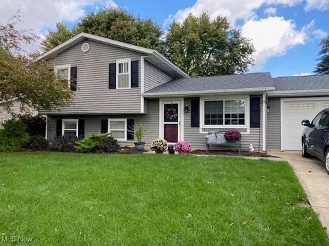 460 Xavier St, Elyria, OH 44035