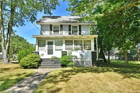 1384 Trumbull Ave SE, Warren, OH 44484