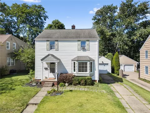 927 17th St NE, Massillon, OH 44646