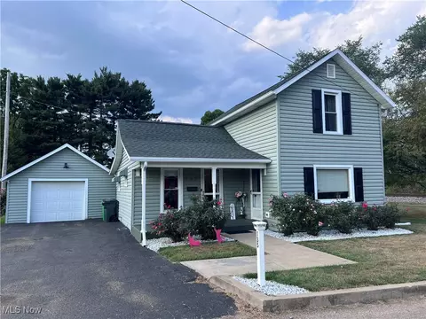 135 6th St NE, Strasburg, OH 44680