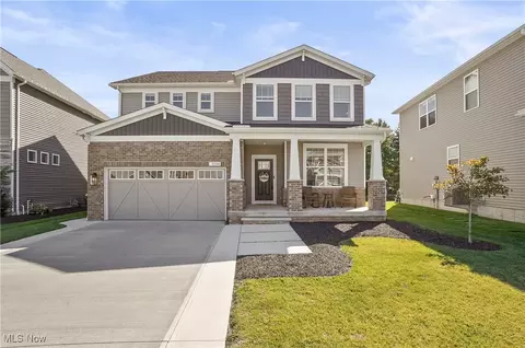 33540 Park Pl, Avon Lake, OH 44012
