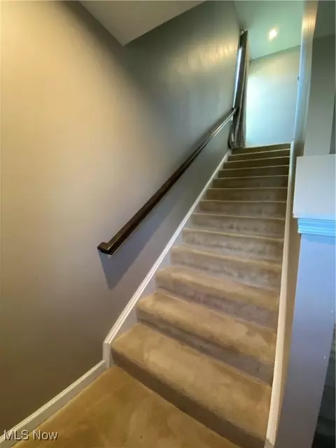 Entry Way - 500 Bailey Ct, Lagrange, OH 44050 photo 3 of 6
