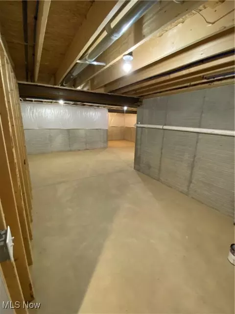 Entry Way - 500 Bailey Ct, Lagrange, OH 44050 photo 6 of 6