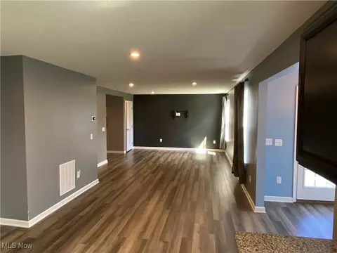 Living - 500 Bailey Ct, Lagrange, OH 44050 photo 1 of 1