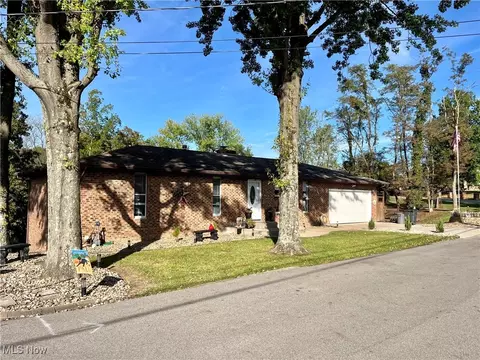 371 Hyview Ter, Washington, WV 26181