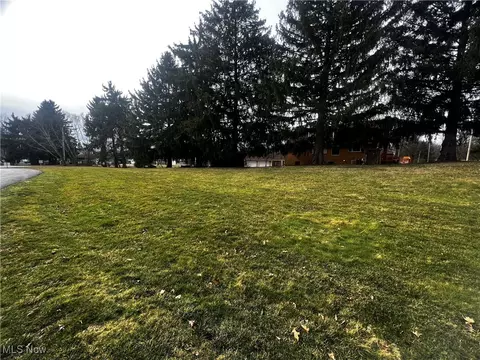 Chermont Street Nw, Canton, OH 44718
