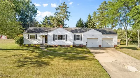 247 Linwood Dr, Alliance, OH 44601
