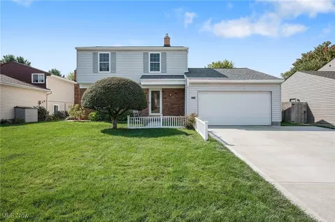 7906 Richwood Dr, Mentor On The Lake, OH 44060