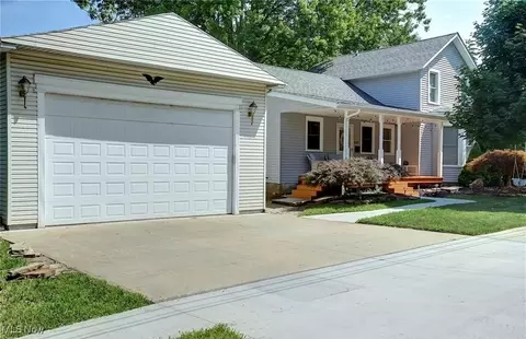 631 Mill Ave, Amherst, OH 44001