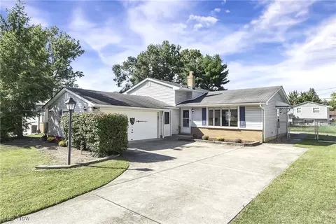 24884 Antler Dr, North Olmsted, OH 44070