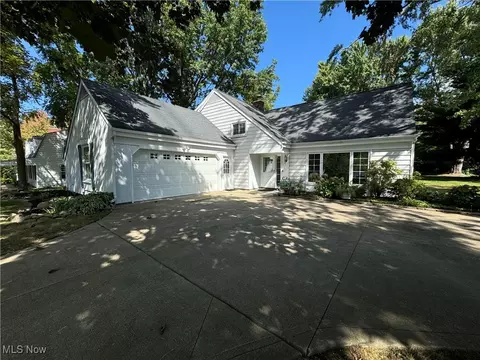 7091 Brightwood Dr, Concord, OH 44077