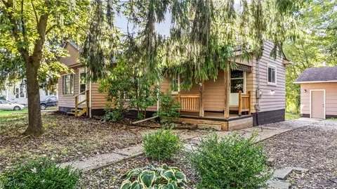 1030 Warren Rd, Newton Falls, OH 44444