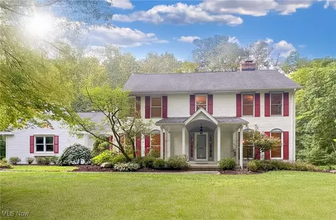 16645 Mohican Trl, Chagrin Falls, OH 44023