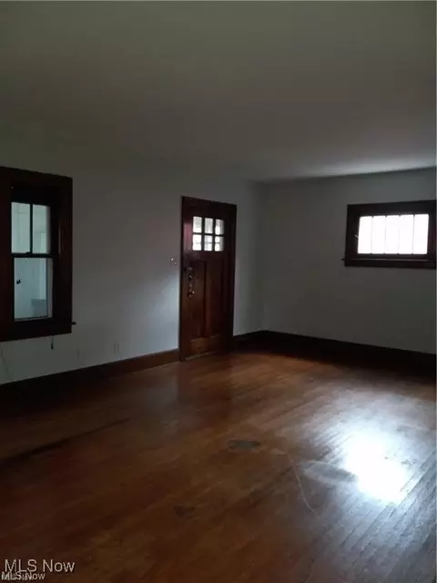 Living - 962 Stadelman Ave, Akron, OH 44320 photo 1 of 2