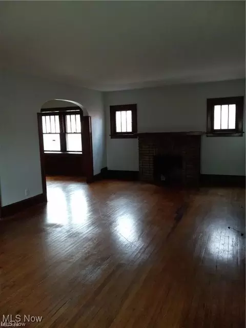 Living - 962 Stadelman Ave, Akron, OH 44320 photo 2 of 2