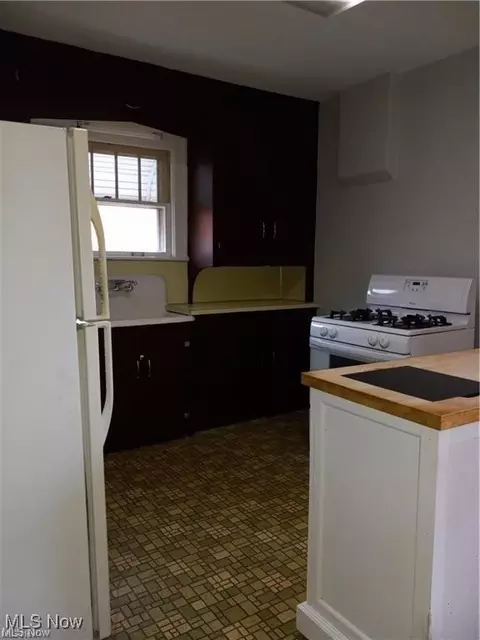 Kitchen - 962 Stadelman Ave, Akron, OH 44320 photo 1 of 1