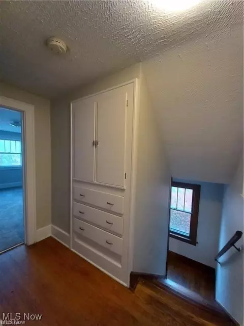 Entry Way - 962 Stadelman Ave, Akron, OH 44320 photo 3 of 3