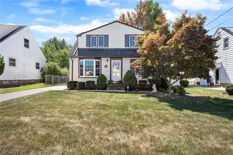 16012 Mendota Ave, Maple Heights, OH 44137