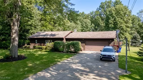 4949 Lovers Ln, Ravenna, OH 44266