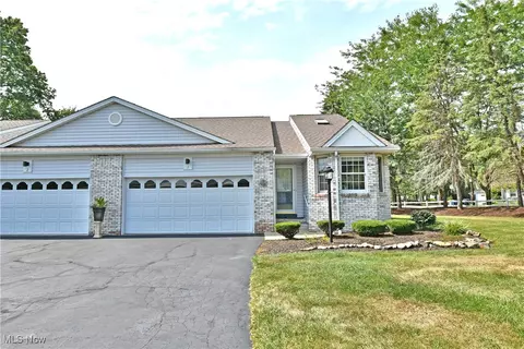 1 Harneds Lndg, Cortland, OH 44410
