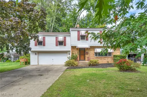 33883 Beach Park Ave, Eastlake, OH 44095