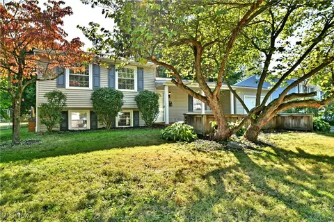 214 Cassandra Dr, Niles, OH 44446