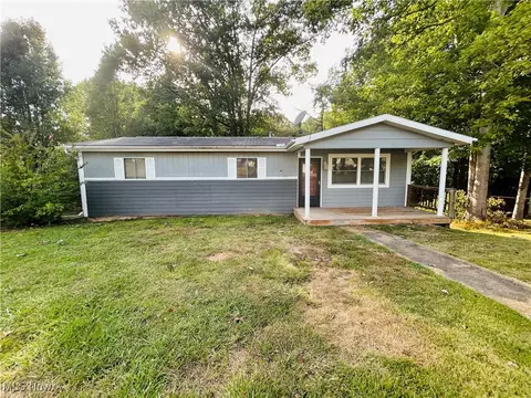 33 Wildwood Ln, Spencer, WV 25276