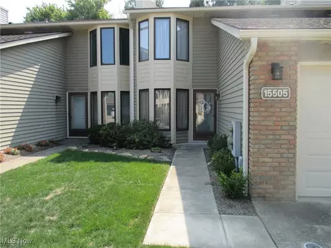 15505 Roxboro Dr, Middleburg Heights, OH 44130