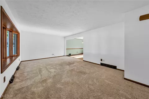 3145 Gale Rd, Willoughby, OH 44094 photo 3
