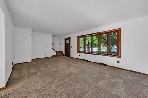 3145 Gale Rd, Willoughby, OH 44094 photo 4