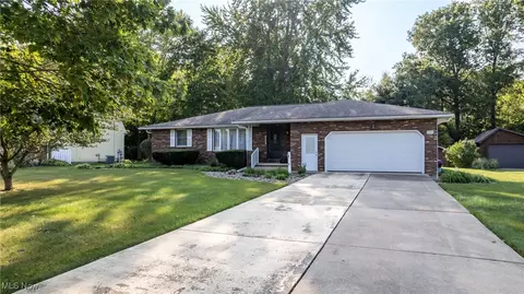 5189 Sabrina Ln NW, Warren, OH 44483