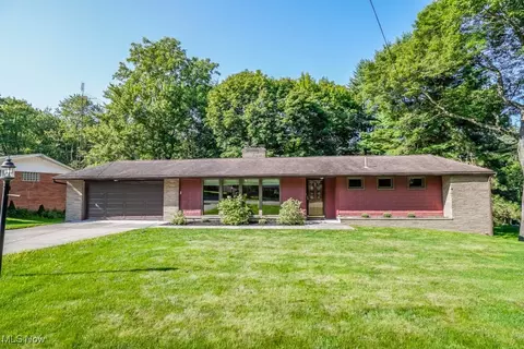 1431 Brookwood Dr NW, Canton, OH 44708