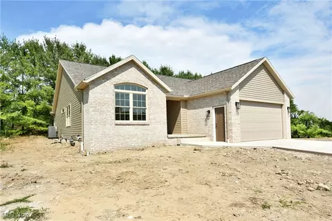 2873 Pebble Creek Ct, Cortland, OH 44410