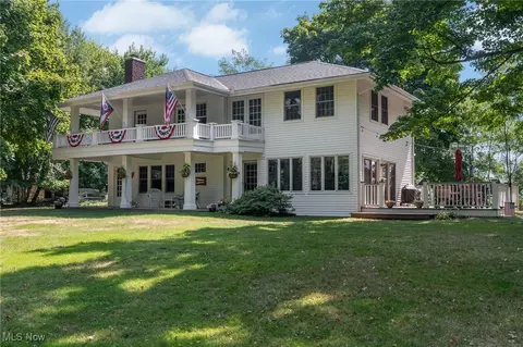 38004 Ridge Rd, Willoughby, OH 44094