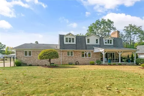 Exterior - 93 Rockyledge Dr, Struthers, OH 44471 photo 7 of 10